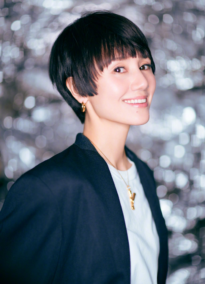 中国内地湖北省荆州女演员袁泉优雅高级时尚写真图片图片