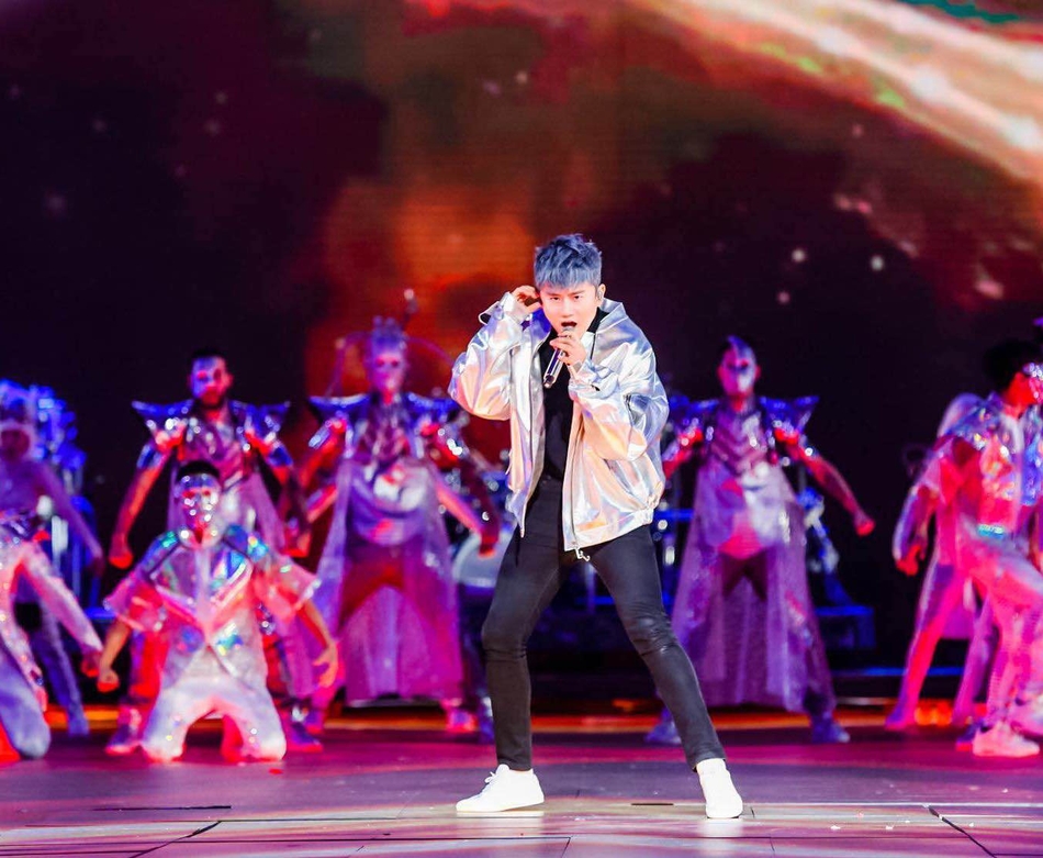 张杰黑白时尚硬照写真图片图片