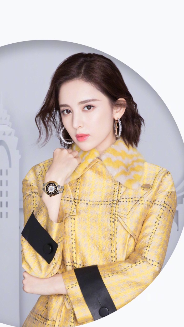 中国内地新疆乌鲁木齐市影视女演员古力娜扎性感红唇时尚写真图片图片