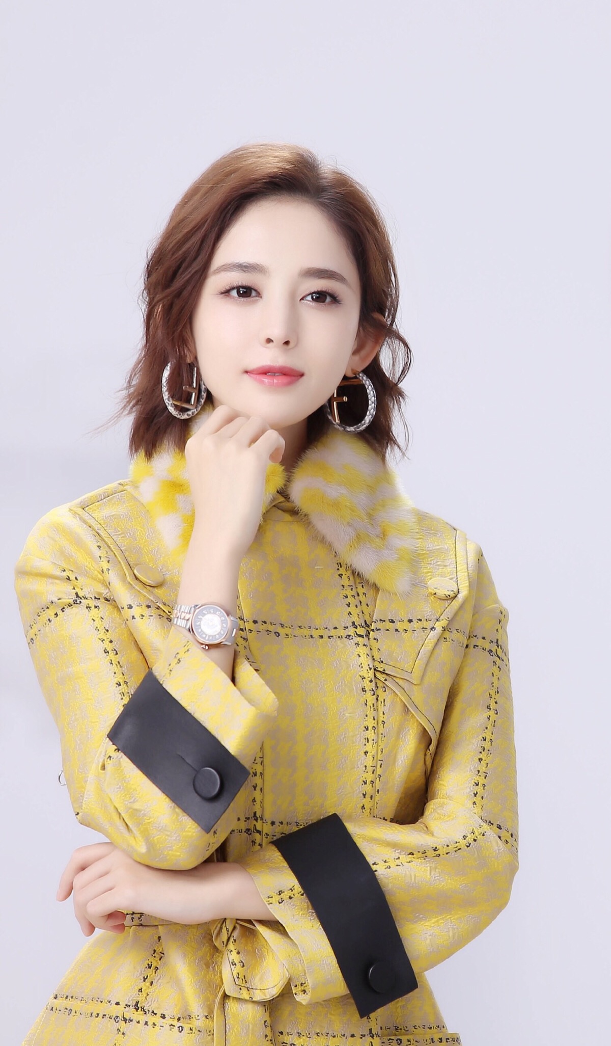 中国内地新疆乌鲁木齐市影视女演员古力娜扎性感红唇时尚写真图片图片