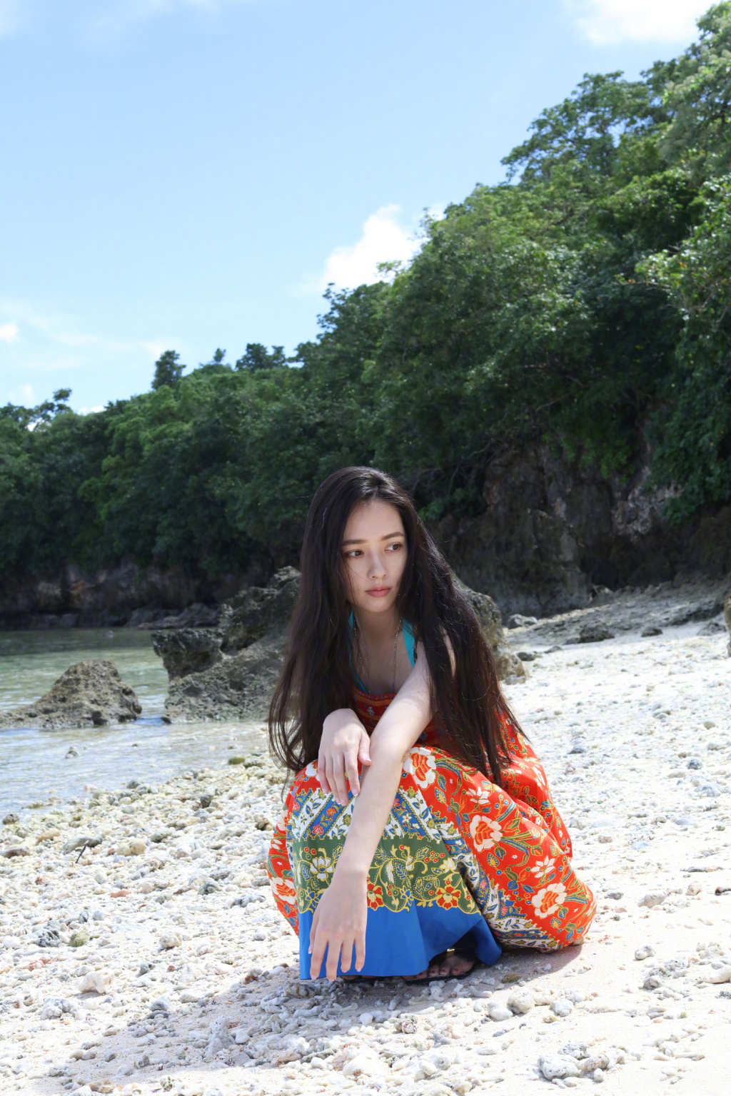 郭碧婷吊带裙海边清凉写真图片  郭碧婷图片图片