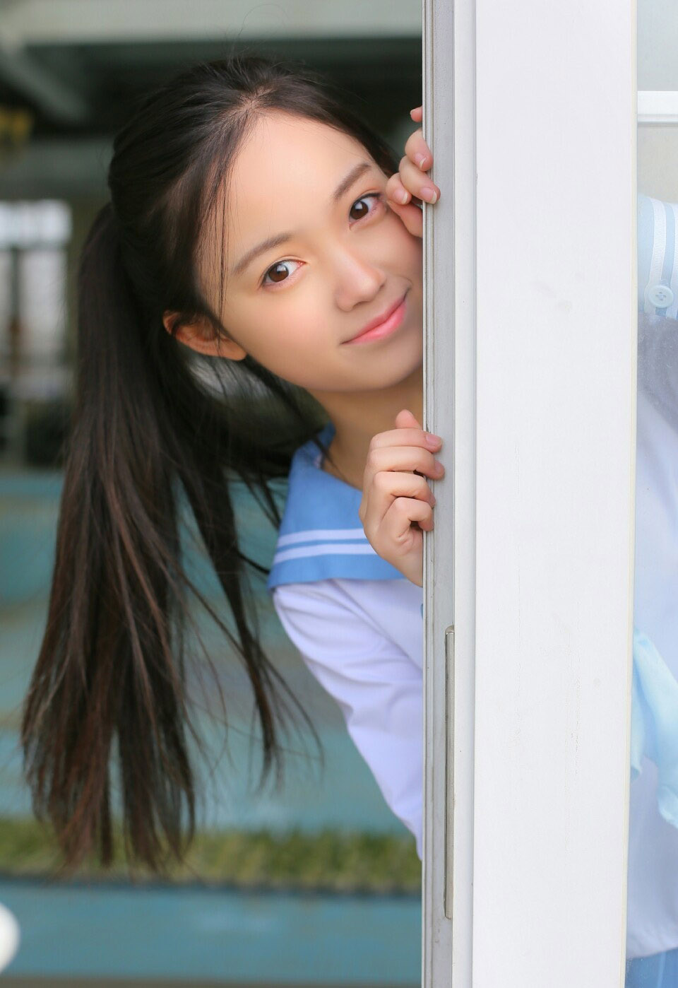 美女高露图片