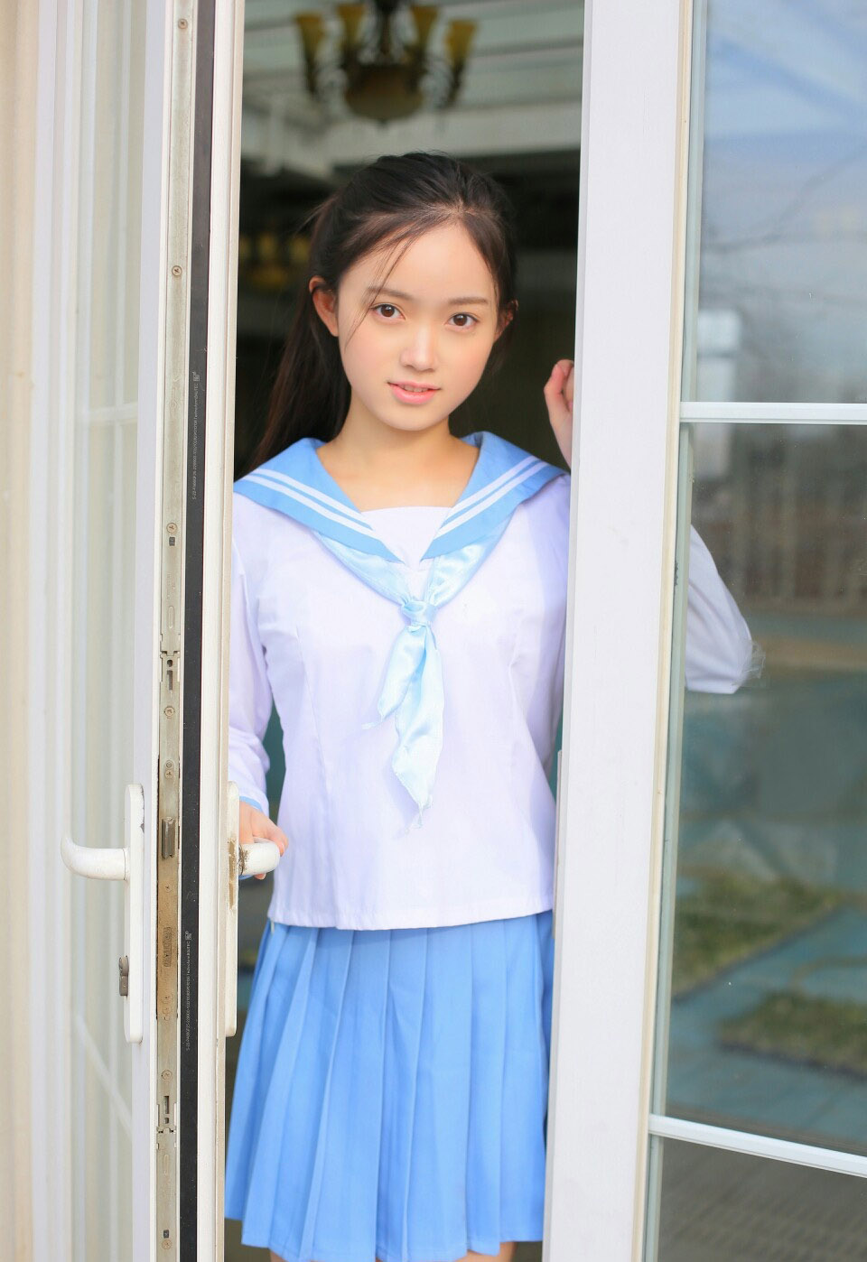 美女高露图片