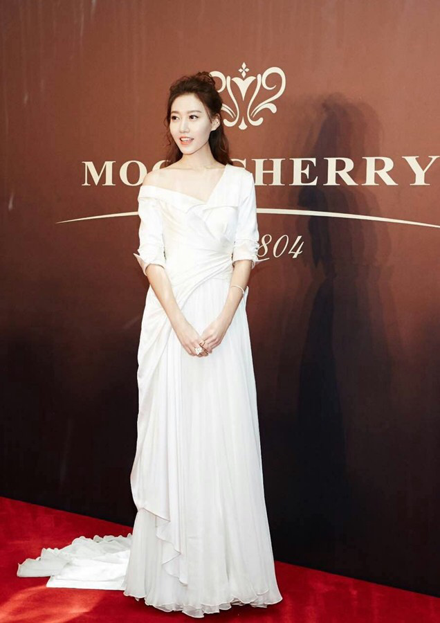 高清中国内地北京女演员高露唯美气质礼服活动图片图片