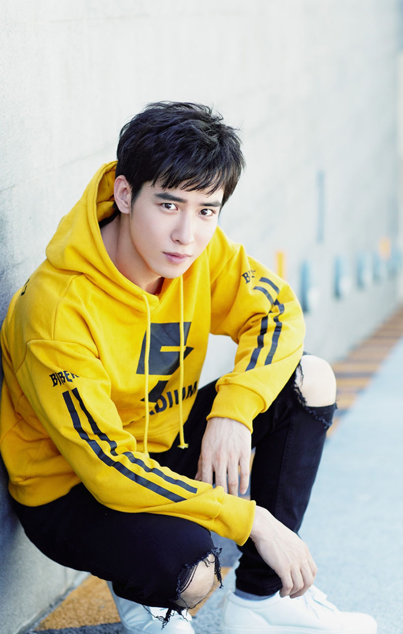 吴昊泽青春阳光运动风写真高清图片图片