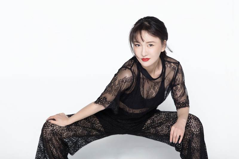 郑亦桐黑色魅惑妖娆写真图片图片