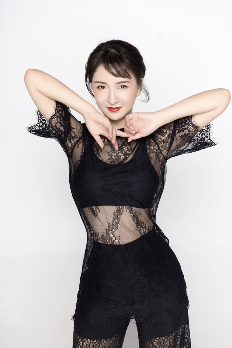 郑亦桐黑色魅惑妖娆写真图片图片