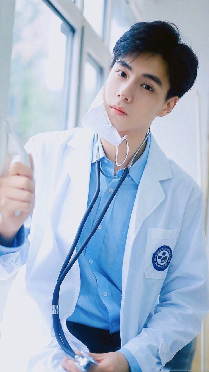 胡一天图片