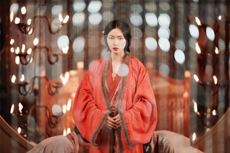 万茜OL装扮干练性感杂志写真图片图片
