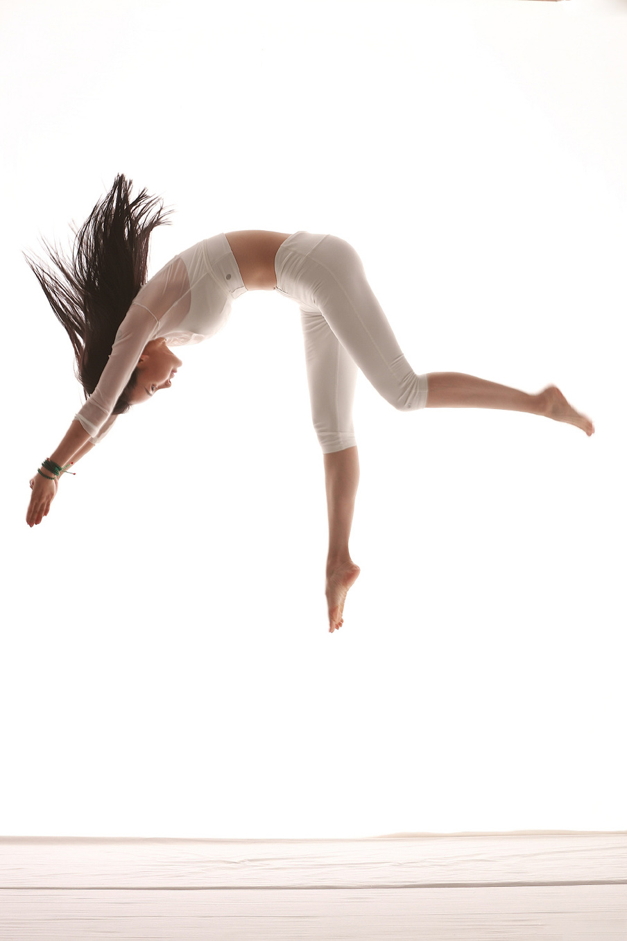 中国内地瑜伽导师、平面模特母其弥雅性感妩媚写真图片图片