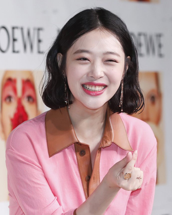 高清性感韩国釜山美女崔雪莉短发自拍写真图片图片