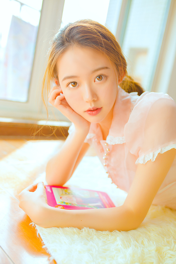 中国内地北京影视女演员杨幂抹胸裙性感高清桌面壁纸图片