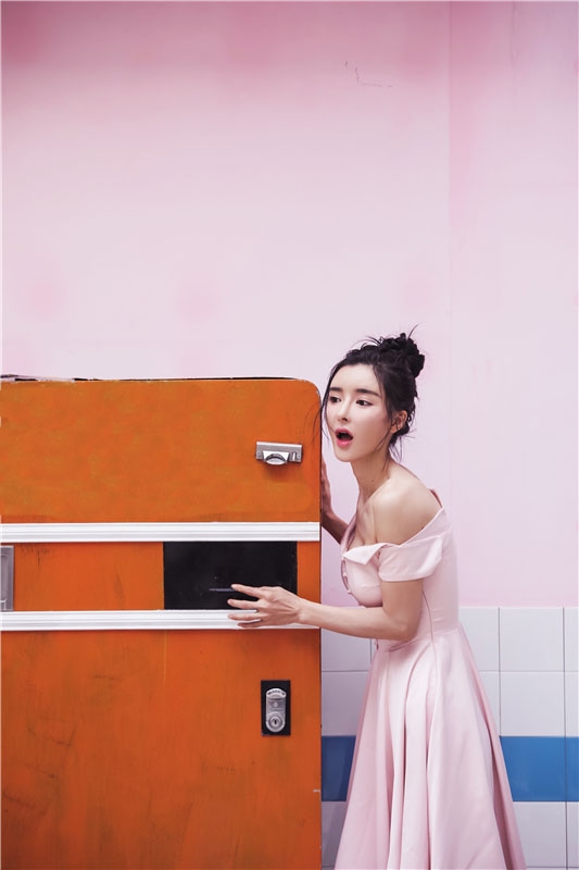 高清中国内地美女性感车模皇后李颖芝火辣造型性感皮衣诱人图片图片