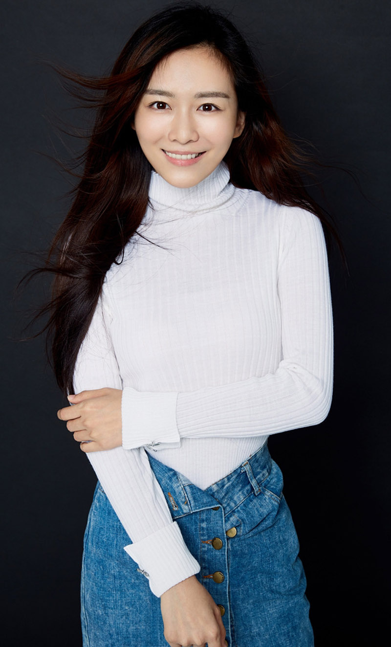 高清内地美女杨安琪清新灵动简约风时尚写真图片图片