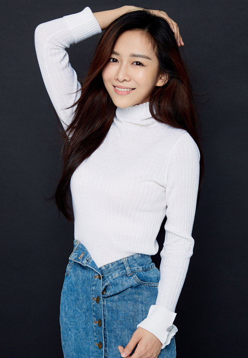 高清内地美女杨安琪清新灵动简约风时尚写真图片图片