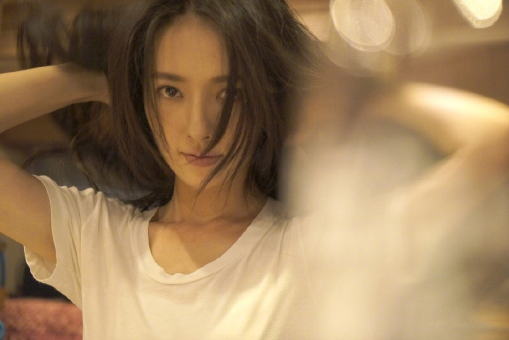 郭碧婷凌乱发型自拍写真图片图片