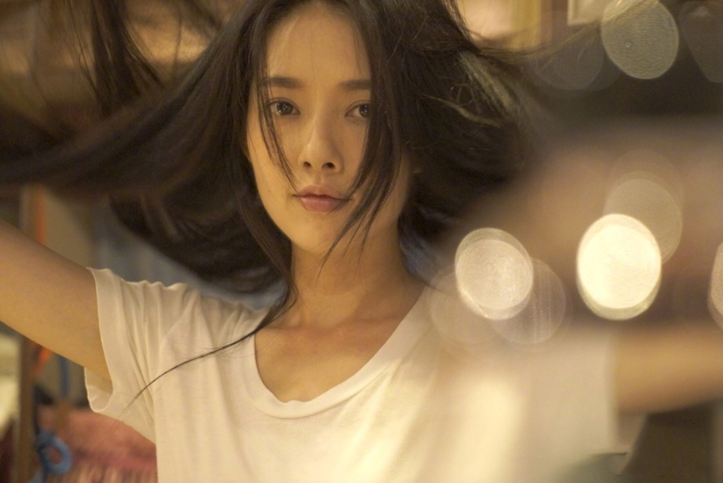 郭碧婷凌乱发型自拍写真图片图片