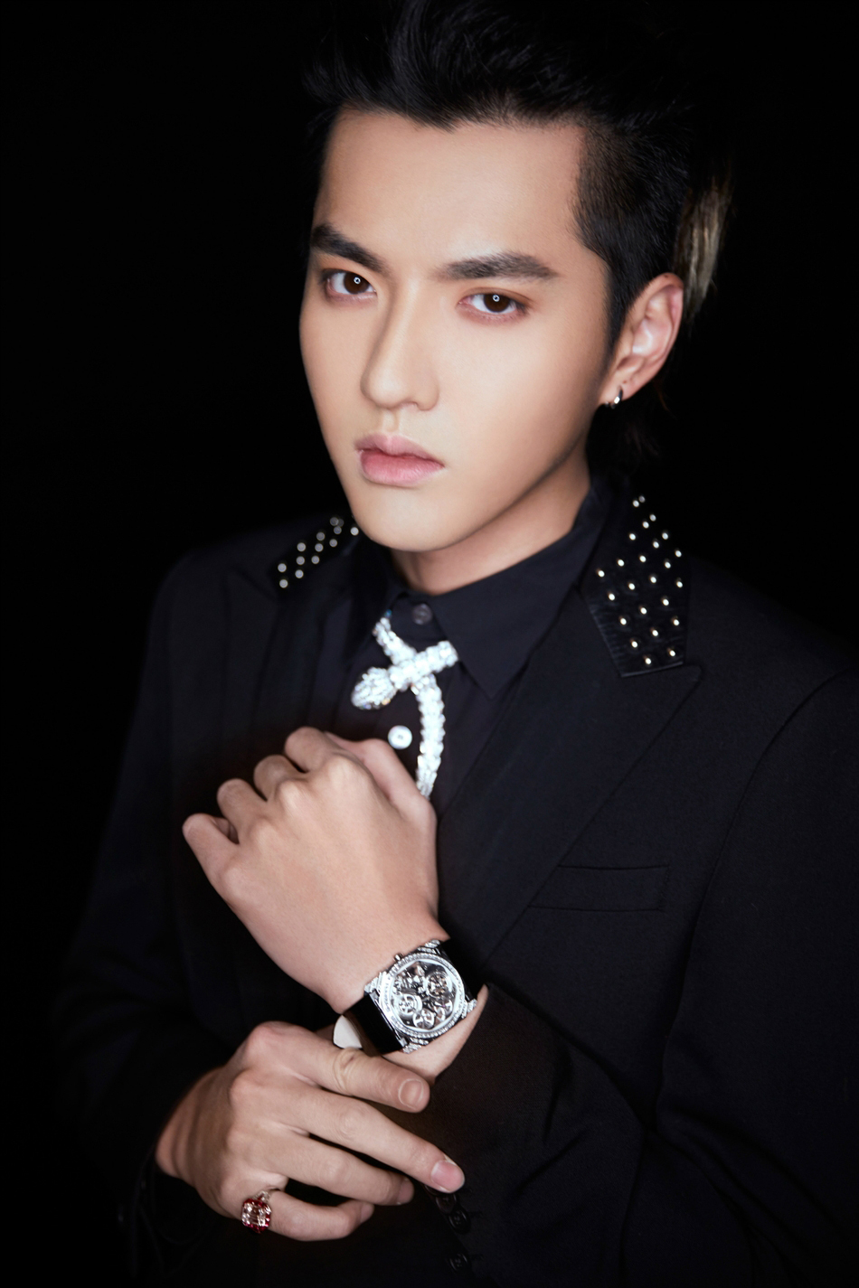 高清广州男明星吴亦凡单曲宣传照写真图片图片