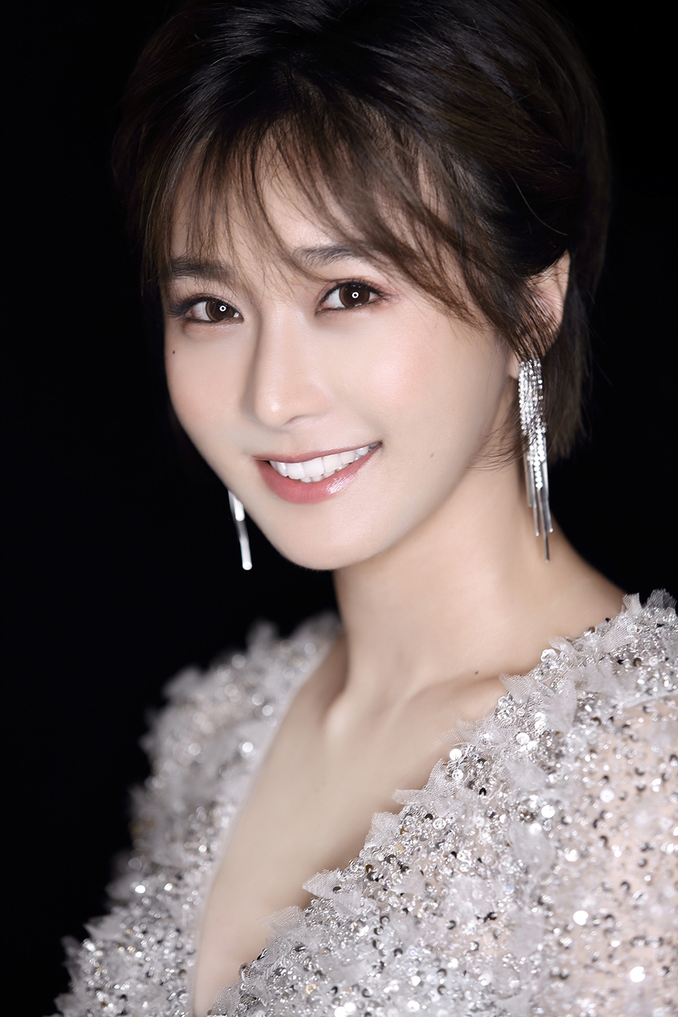 高清生于吉林省延吉美女陈冰大长腿魅力迷人时尚街拍高清图片图片