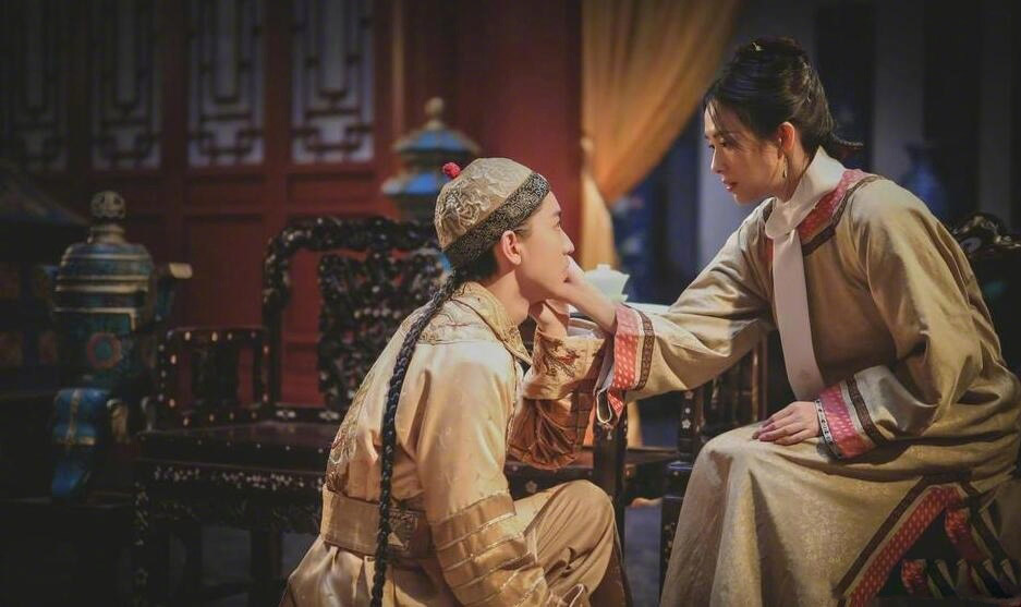 高清皇帝龙袍王俊凯《演员的诞生》节目剧照图片图片