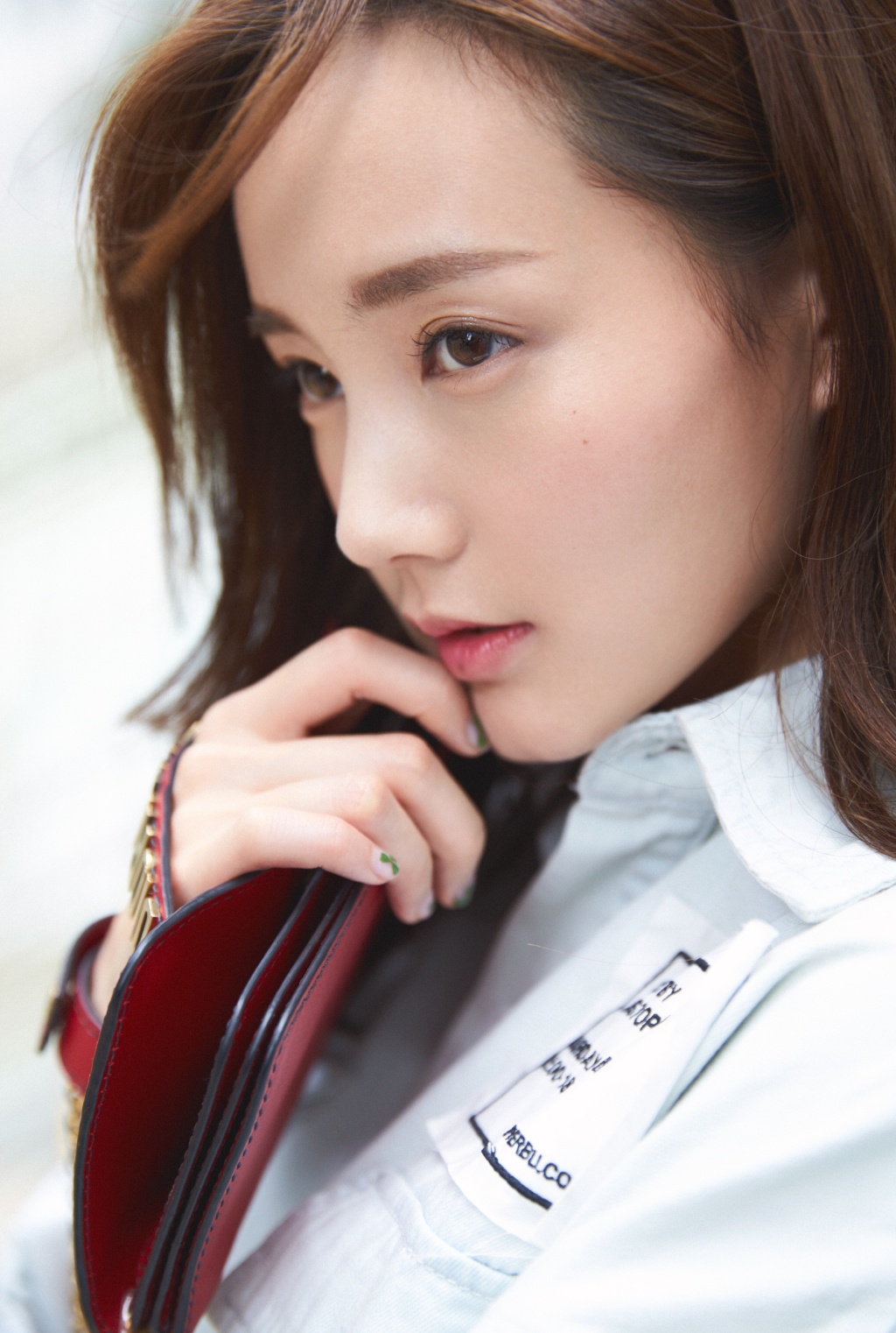高清中国内地山东济南女演员李一桐Q清纯小公主白裙明星美女写真图片图片