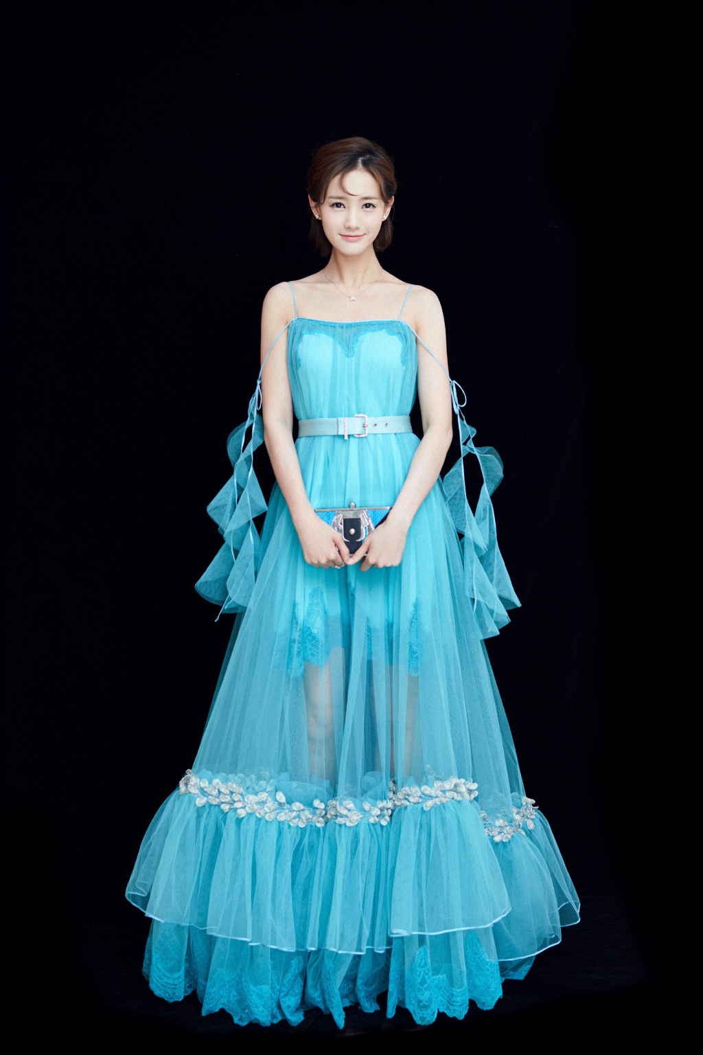 高清中国内地山东济南女演员李一桐Q清纯小公主白裙明星美女写真图片图片