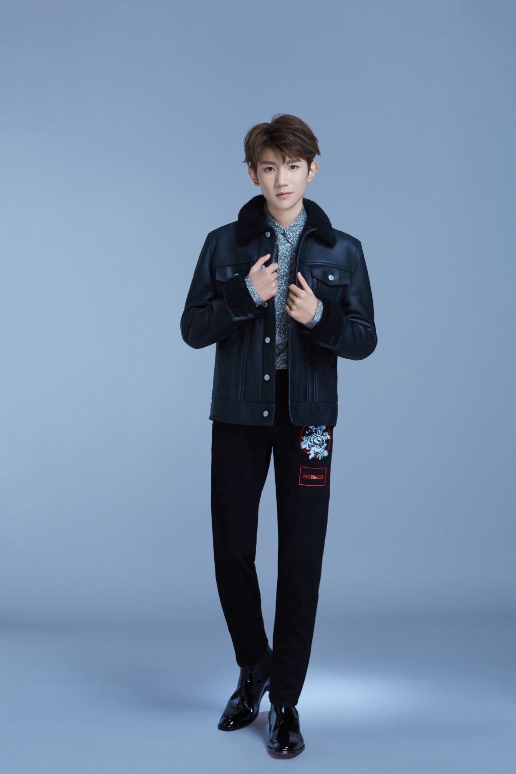 TFBOYS王源灰色格子装 TFBOYS图片王源图片图片