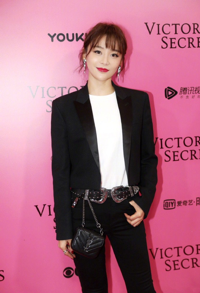 马甲线女王袁姗姗时尚性感写真图片超赞身材图片