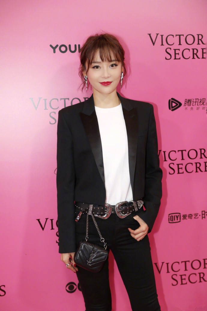 马甲线女王袁姗姗时尚性感写真图片超赞身材图片