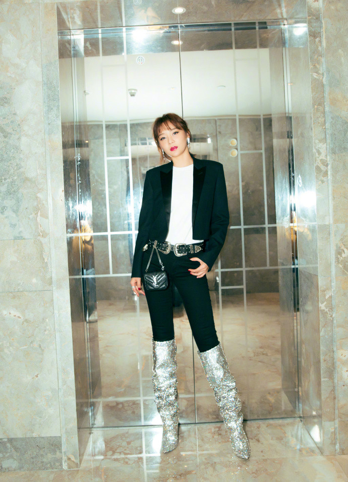马甲线女王袁姗姗时尚性感写真图片超赞身材图片