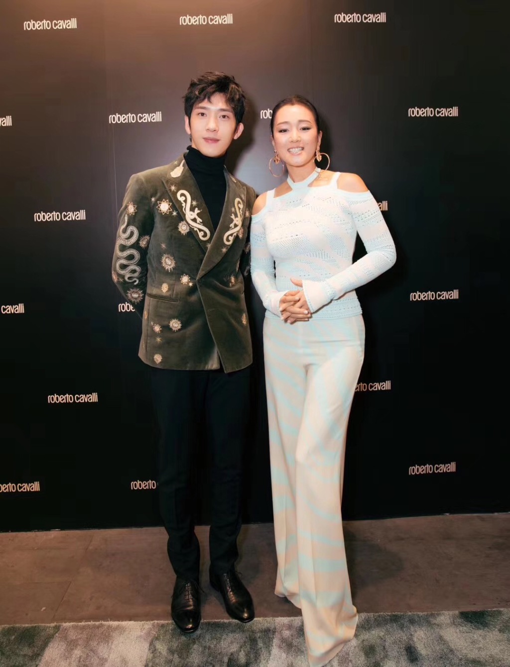 忧郁王子井柏然温暖时尚写真图片图片