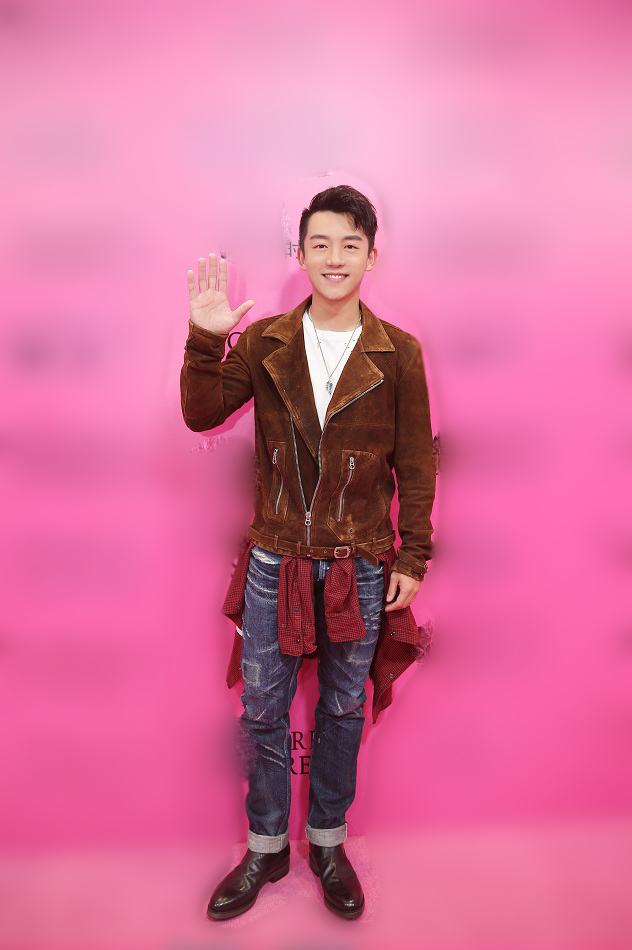 中国内地上海男演员郑恺《749局》发布会写真图片图片