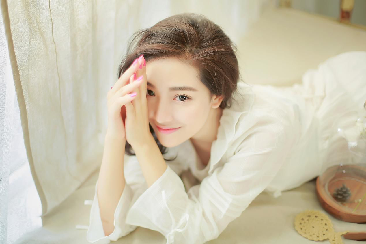 中国内地辽宁省沈阳女演员菅纫姿秋冬养眼时尚写真图片图片