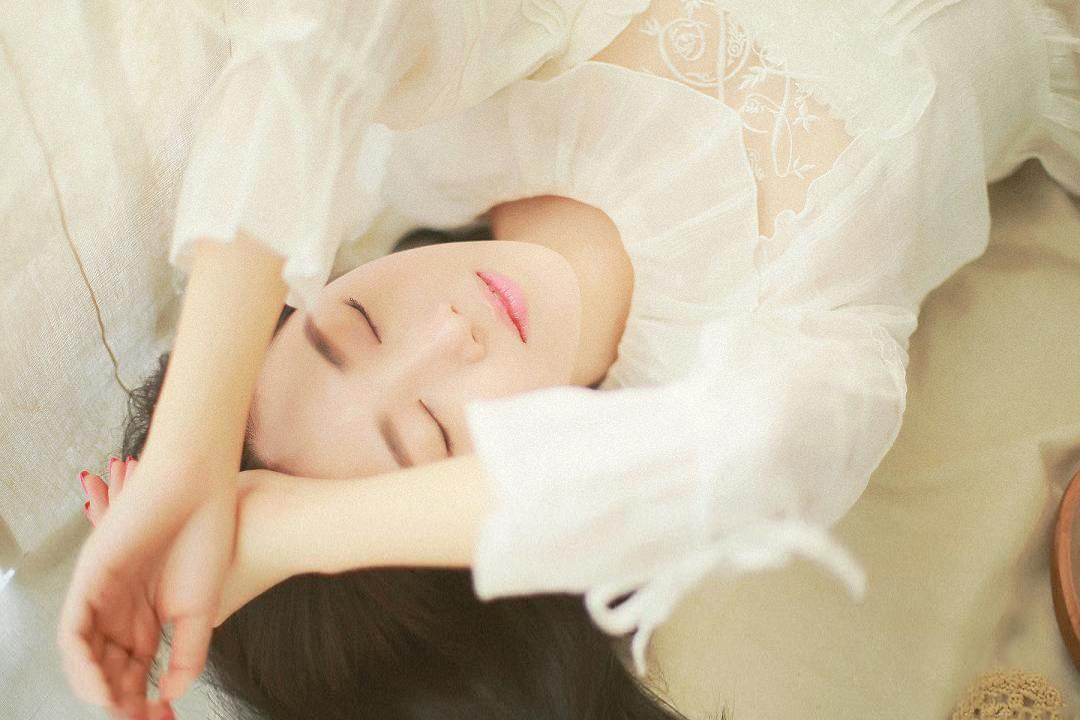 中国内地辽宁省沈阳女演员菅纫姿秋冬养眼时尚写真图片图片