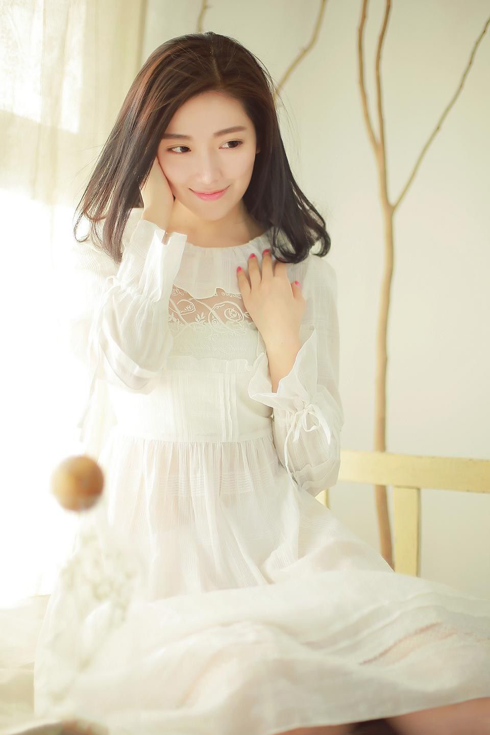 中国内地辽宁省沈阳女演员菅纫姿秋冬养眼时尚写真图片图片
