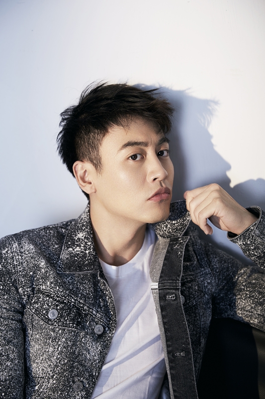刘凯型男范雅痞惬意写真图片图片