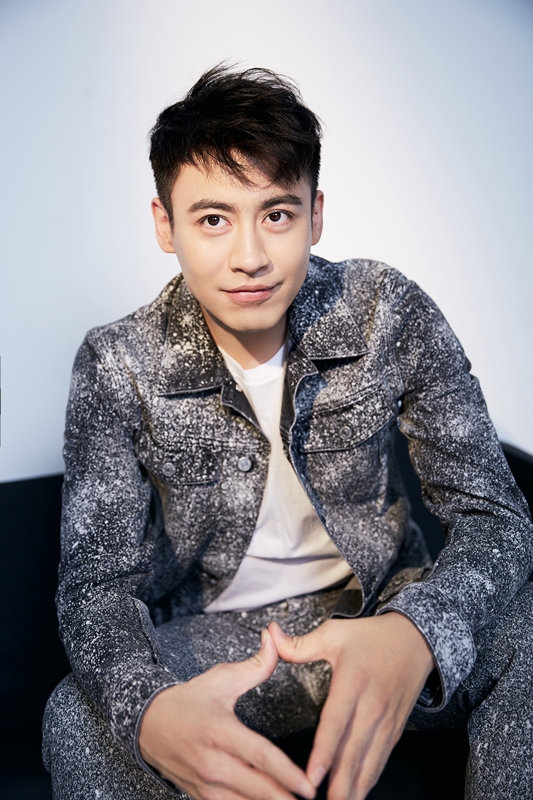 刘凯型男范雅痞惬意写真图片图片