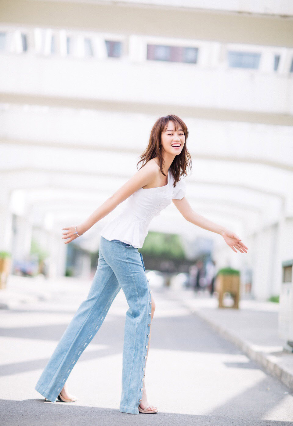 蓝盈莹图片