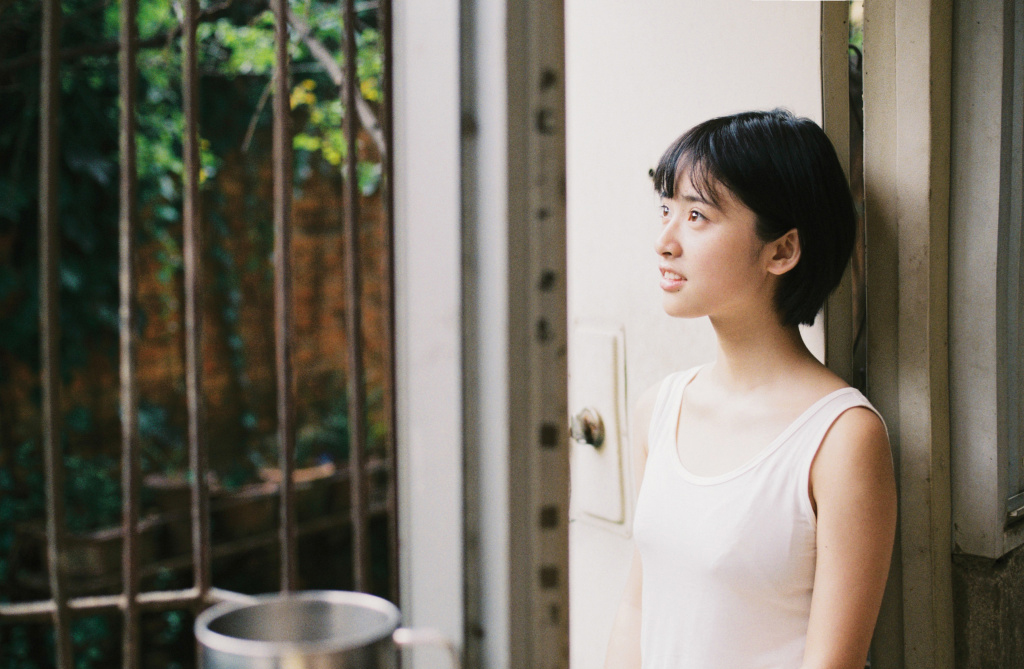 高清美女沈月冬日雪地唯美写真图片图片