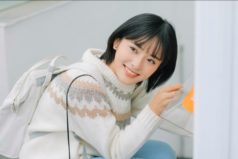 高清美女沈月冬日雪地唯美写真图片图片