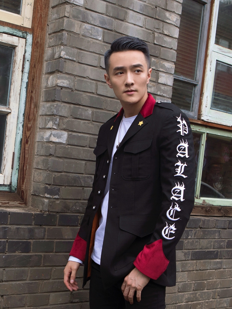 高清黑龙江省牡丹江帅气男孩初俊辰黑白写真手机壁纸下载图片