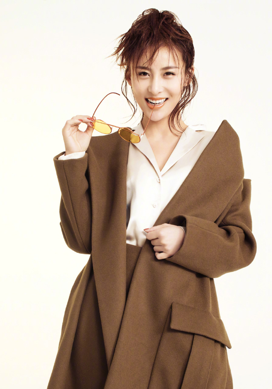 中国内地陕西西安影视女演员歌手贾青高冷写真图片性感至极图片