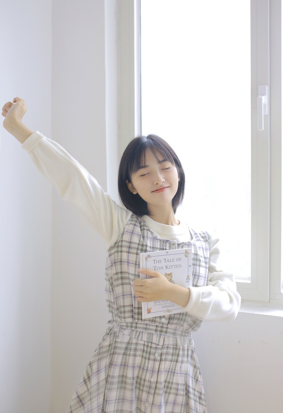 高清美女沈月冬日雪地唯美写真图片图片