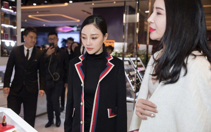贾乃亮李小璐甜馨一家三口庆生写真大片图片