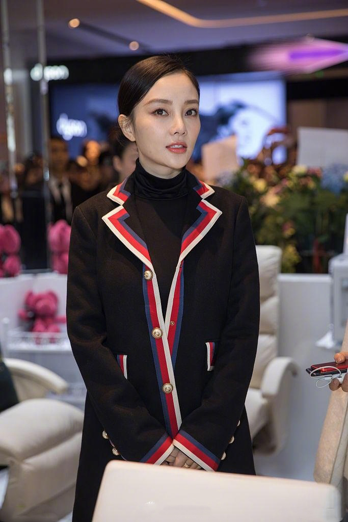 李小璐甜馨图片 李小璐甜馨温暖养眼写真图片