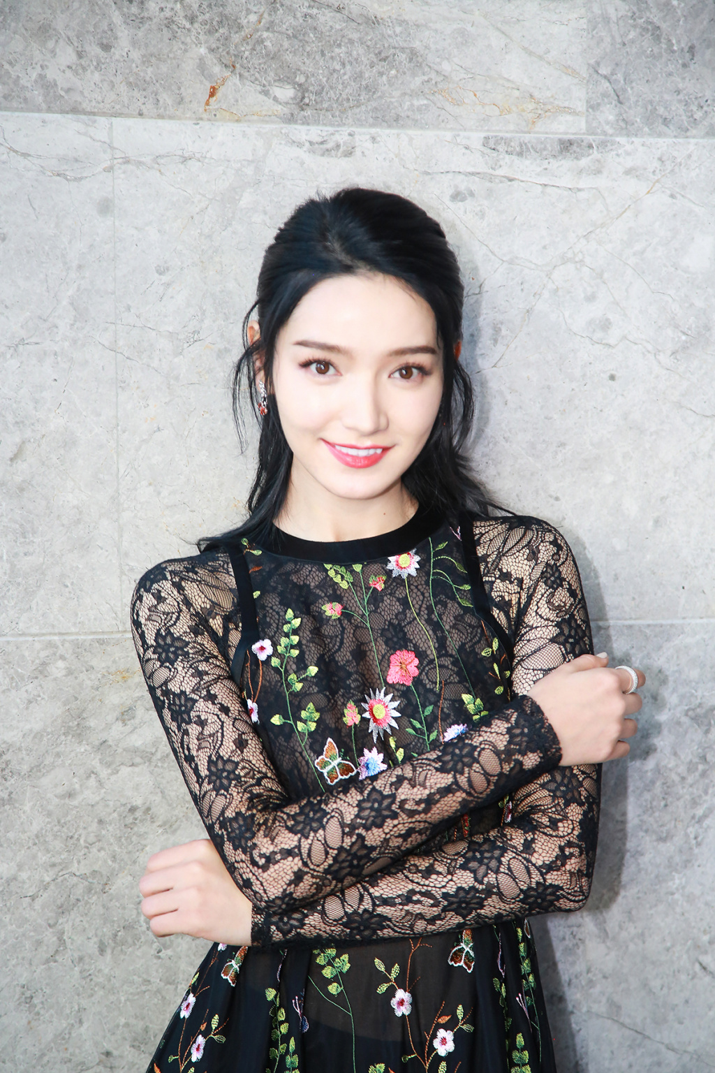 中国内地影视新疆乌鲁木齐女演员代斯开叉礼服性感写真图片图片