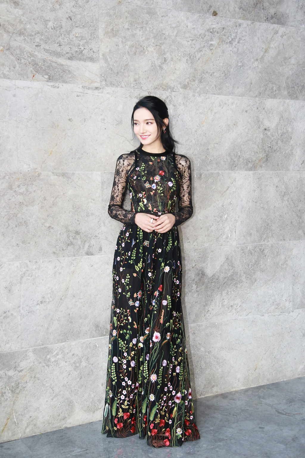 中国内地影视新疆乌鲁木齐女演员代斯开叉礼服性感写真图片图片