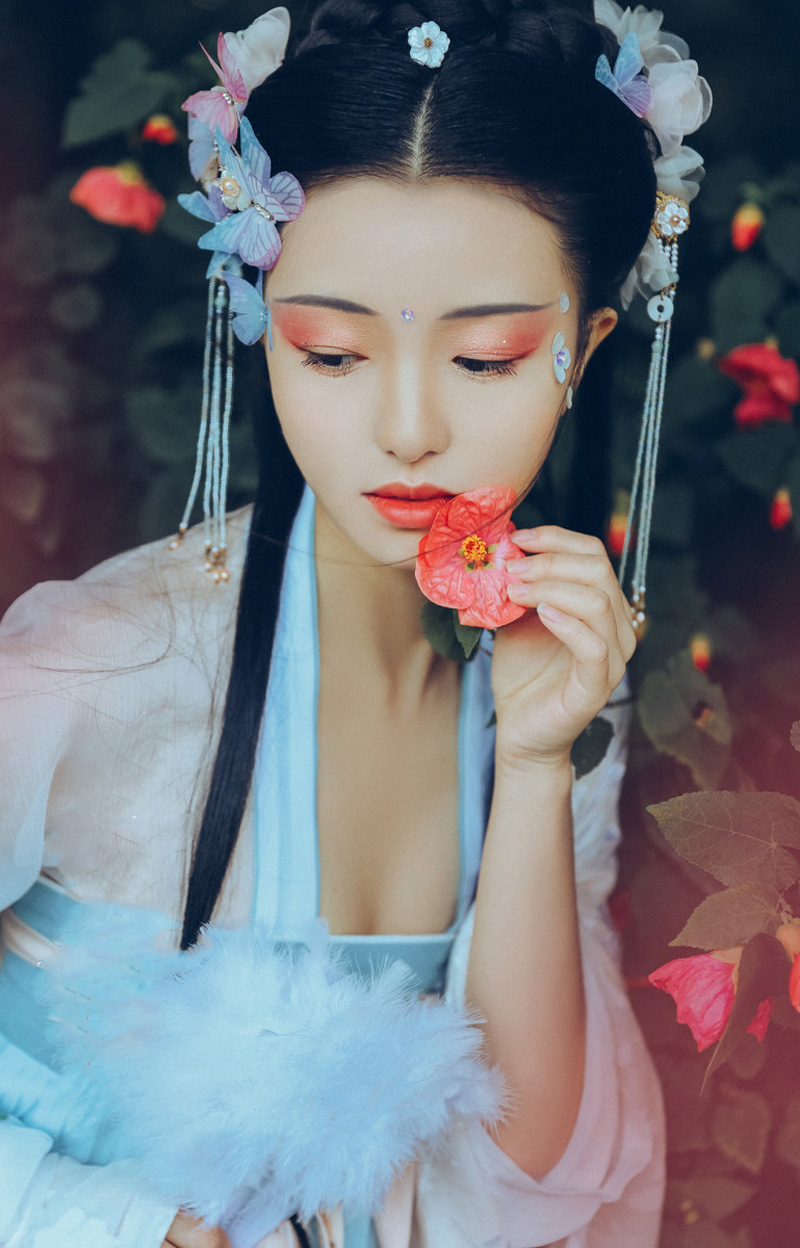 唯美清新汉服美女摄影《春词》图片