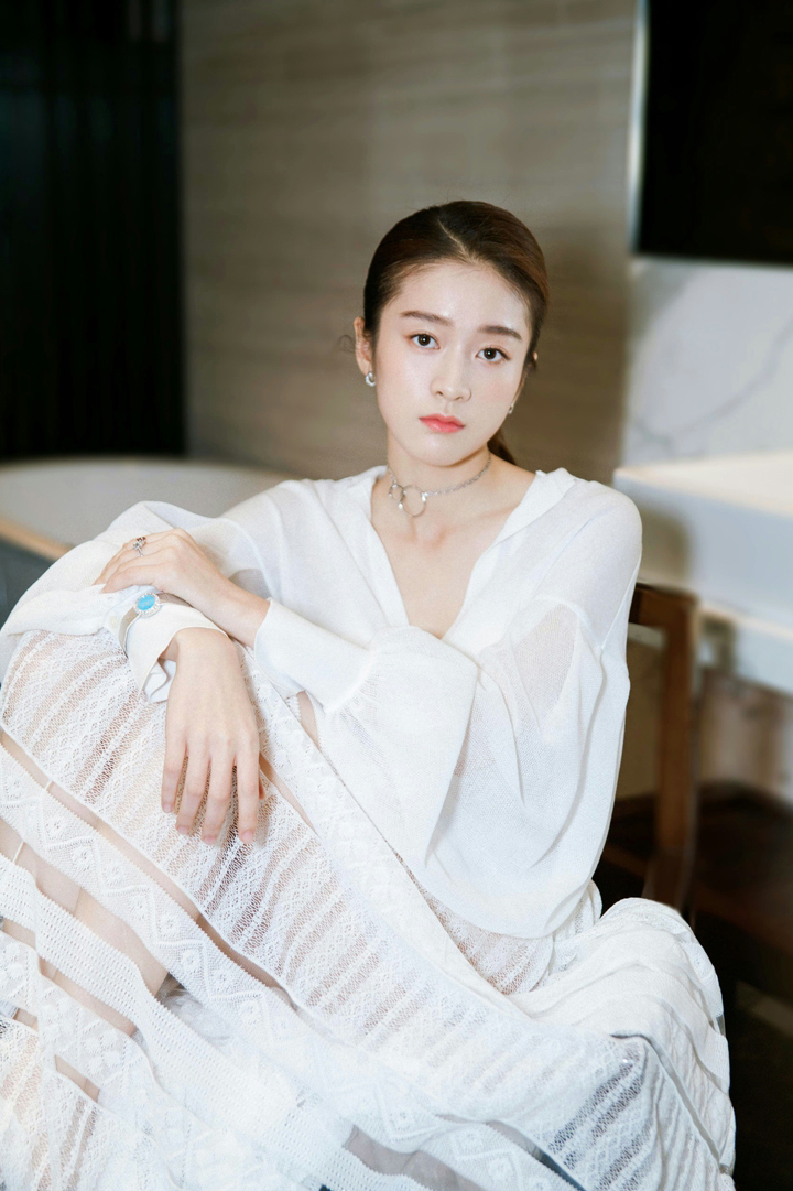 杨幂薄纱长裙活动图片  杨幂图片图片
