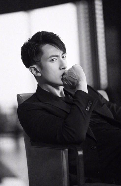 吴尊图片 吴尊西服造型魅力杂志写真图片